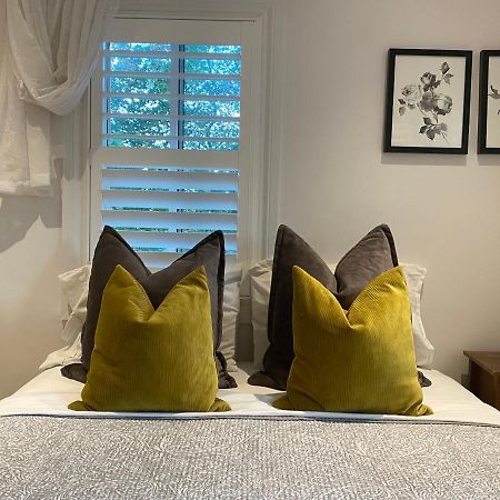 Clearbrooke Gem- Bright Private Bedroom Close To Yyz Toronto Bagian luar foto