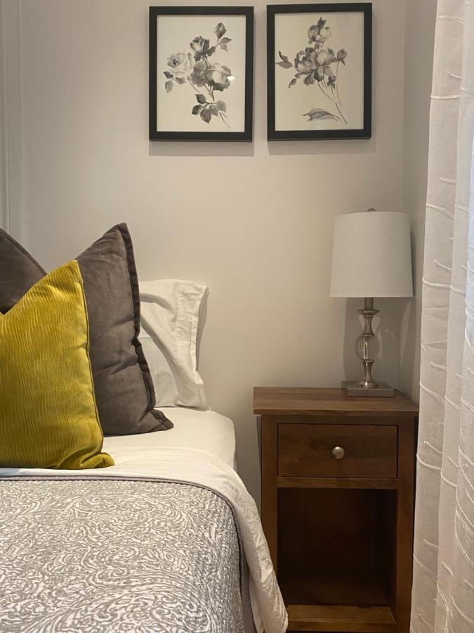 Clearbrooke Gem- Bright Private Bedroom Close To Yyz Toronto Bagian luar foto