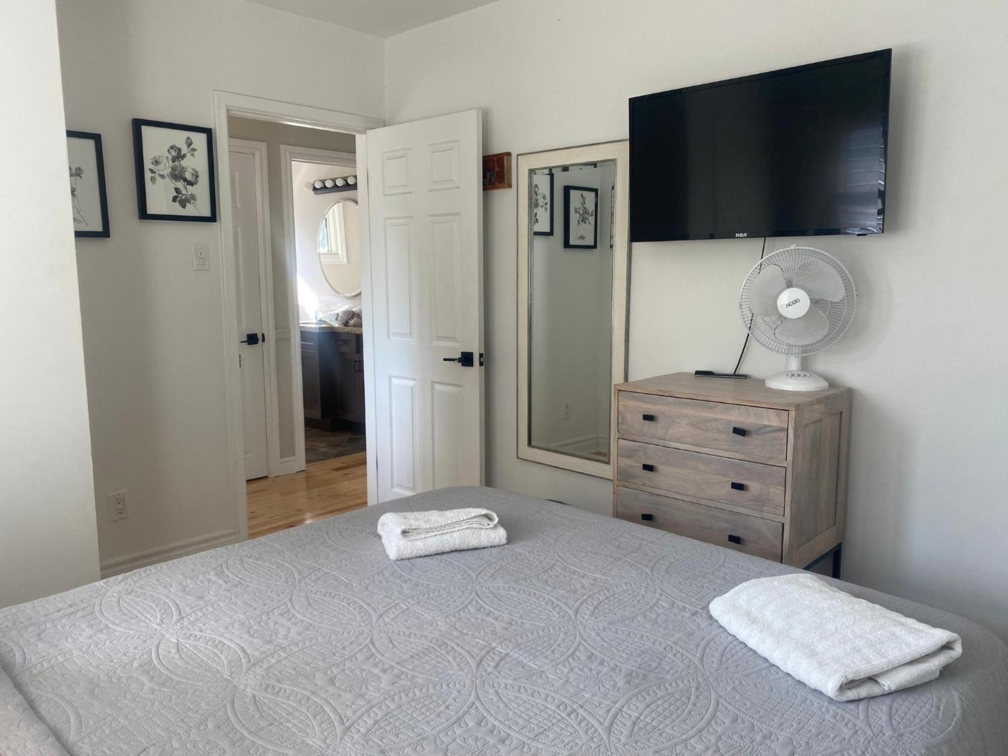 Clearbrooke Gem- Bright Private Bedroom Close To Yyz Toronto Bagian luar foto